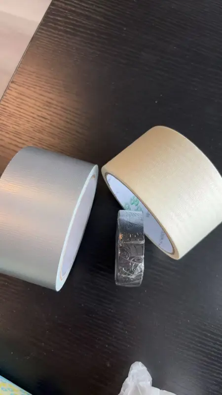 Vanligt använda självhäftande material och deras egenskaper